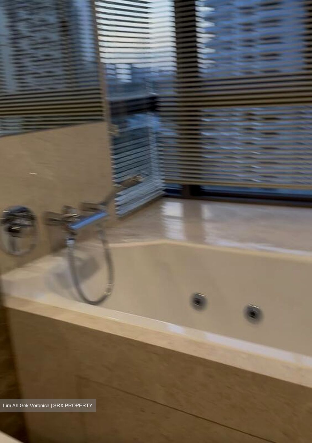 Latitude (D10), Condominium #521605021